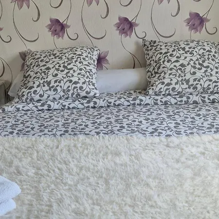 Hebergements Proche Pole Europeen Du Cheval Et Du Circuit Des 24h فندق مبيت وإفطار